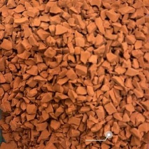 ？地垫颗粒状胶水游乐场橡胶粒操场材料地坪原料室外地胶跑道颗粒
