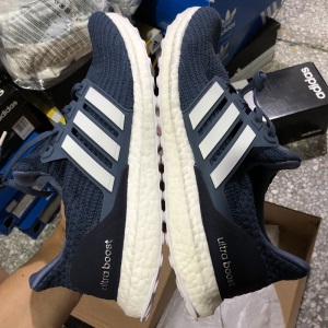Adidas 男子 Ultra Boost4.0跑步鞋 CM8116 CM8113 CM8115 AQ0062