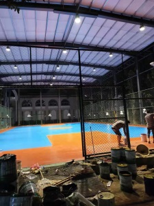 丙烯酸篮球场施工硅pu球场材料网球场弹性羽毛球地胶塑胶地板施工