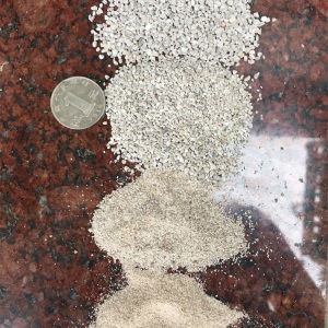 供应普白砂建筑砂灌浆料用砂球场人工草坪用10~20目20~40目石英砂