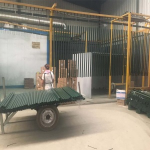 荷兰网立柱护栏网柱子网杆铁丝燕尾立柱铁立柱车间网柱钢管铁柱