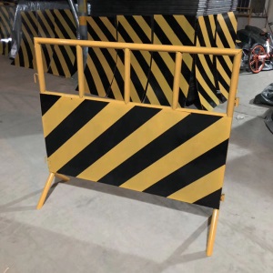 镀锌管市政铁马公路围栏交通安全隔离栏道路移动护栏工地施工围挡