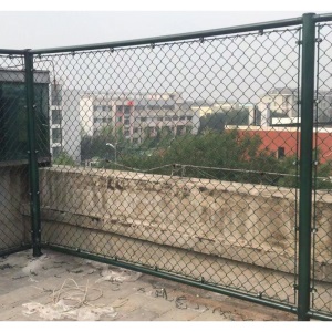 铁栅栏网通用体育场围网操场菱形护栏篮球场围栏网防护钢铁丝网户外勾花网