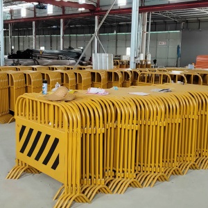 镀锌管市政铁马公路围栏交通安全隔离栏道路移动护栏工地施工围挡