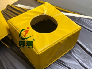 订做方管篮球架保护套球场钢结构柱子软包灯杆柱子防护套防撞套