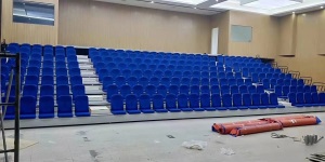 户外电动伸缩看台座椅体育馆篮球场活动看台剧场观众移动座椅阶梯