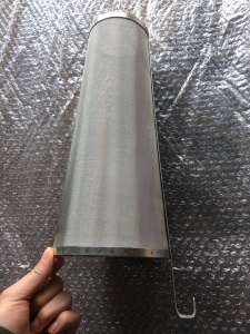 浙江游泳池污水处理过滤器不锈钢圆孔板过滤筒厂家